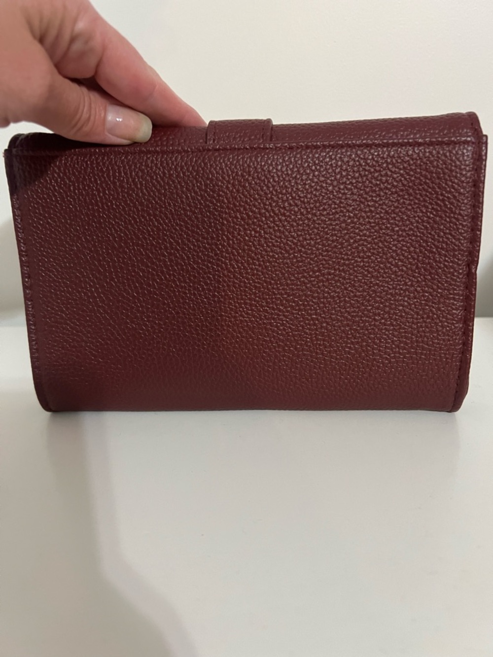 NWOT Chloe Perfumes Burgundy Clutch with Gold Buckle Makeup Bag - Picture 5 of 9